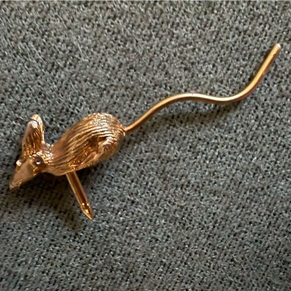 VINTAGE BALLOU MOUSE PIN IN CHEESE - Picture 8 of 17